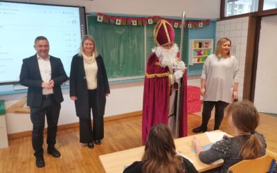 Sv. Nikola posjetio školu